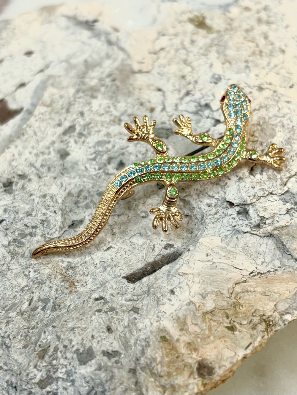 ROMAN Gecko Lizzard Brooch Gold-Tone Green & Blue Crystals